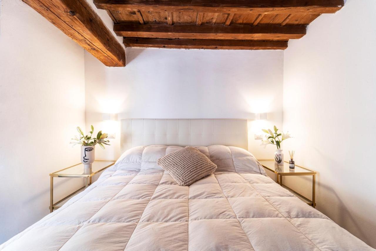 Palazzovilla Historic Building Luxury Suite ฟลอเรนซ์ ภายนอก รูปภาพ