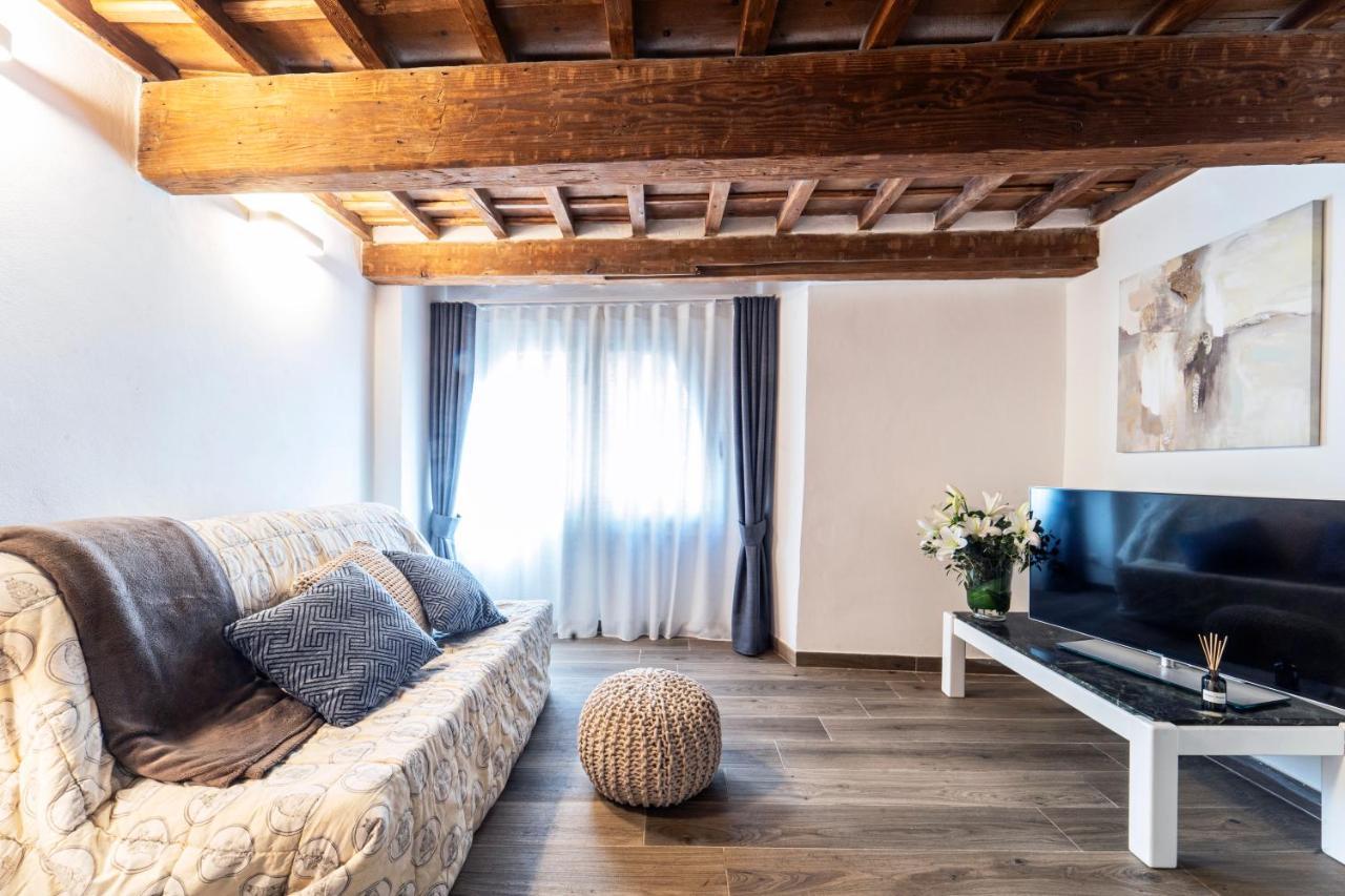 Palazzovilla Historic Building Luxury Suite ฟลอเรนซ์ ภายนอก รูปภาพ