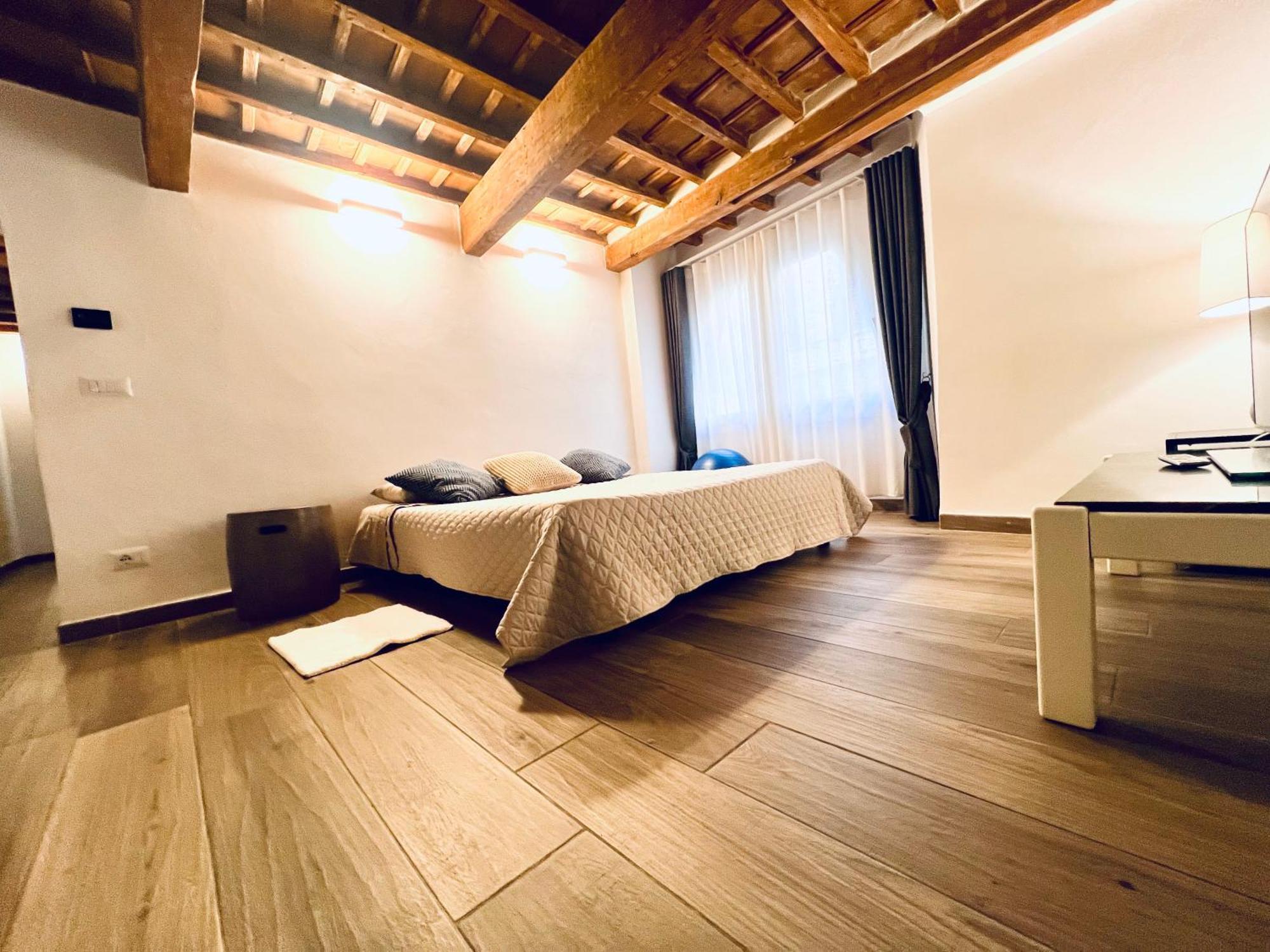 Palazzovilla Historic Building Luxury Suite ฟลอเรนซ์ ภายนอก รูปภาพ
